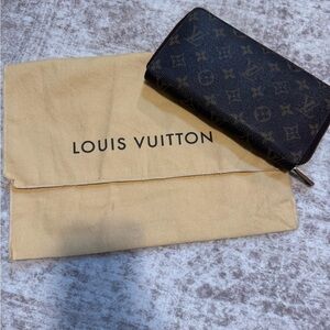 Louis Vuitton Brown Zippy Wallet